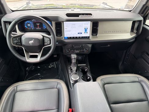 Used 2025 Ford Bronco Outer Banks AWD/4WD image 15