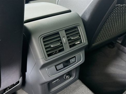 Used 2024 Audi Q5 2.0T Premium image 26