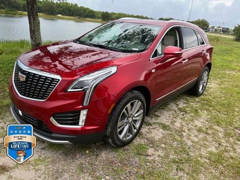 Used 2024 Cadillac XT5 Premium Luxury w/ Technology Package FWD image 3