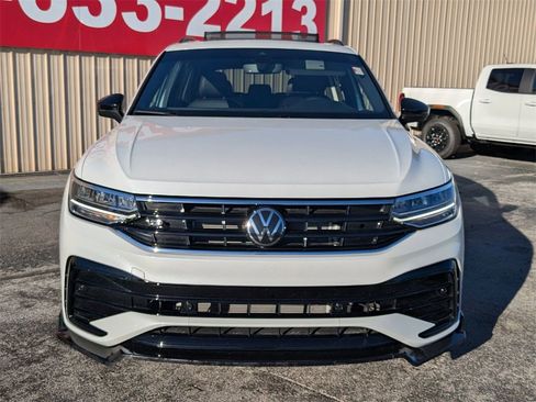 Used 2024 Volkswagen Tiguan SE R-Line image 13