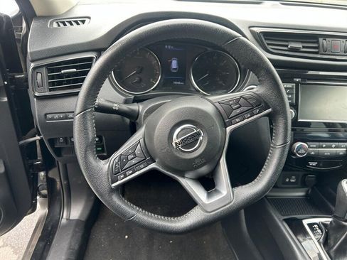 Used 2018 Nissan Pathfinder SL FWD image 20