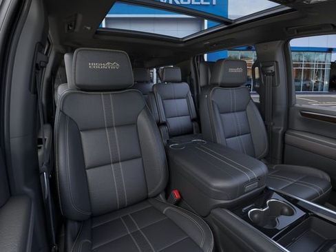 New 2026 Chevrolet Suburban High Country AWD/4WD image 16