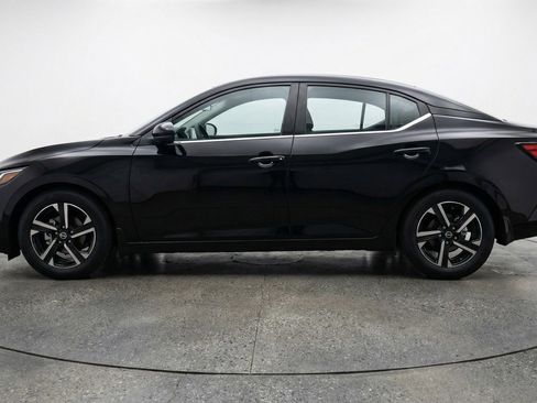 Used 2025 Nissan Sentra SV image 3
