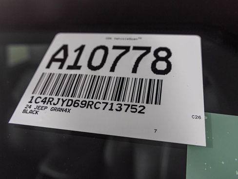 Used 2024 Jeep Grand Cherokee Overland w/ Luxury Tech Group IV AWD/4WD image 60