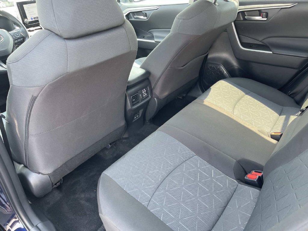 Used 2025 Toyota RAV4 XLE FWD image 18