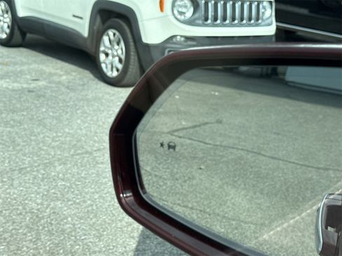 Used 2017 Cadillac XT5 Luxury w/ Driver Awareness Package image 37