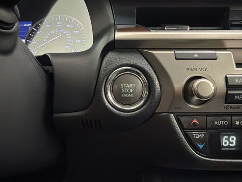 Used 2018 Lexus ES 350 w/ Navigation System Package FWD image 30