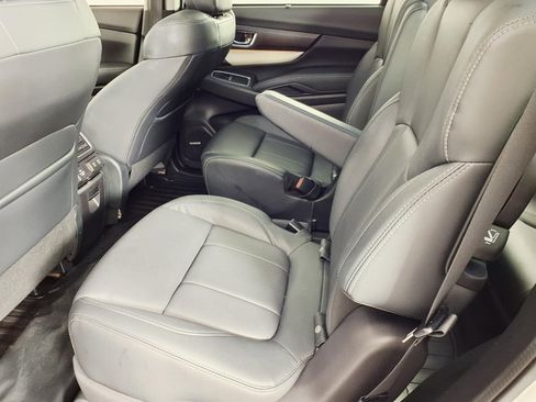 Certified 2022 Subaru Ascent Touring w/ Popular Package #2A AWD/4WD image 9