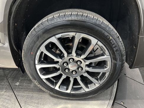 Used 2020 GMC Acadia Denali w/ Denali Ultimate Package image 9