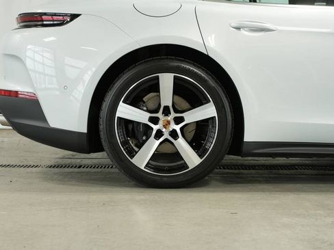 New 2025 Porsche Panamera 4 image 39