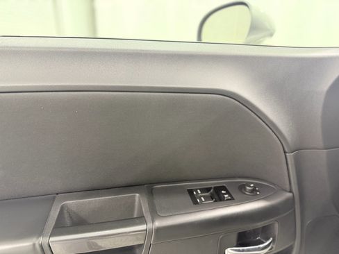 Used 2010 Dodge Challenger R/T image 12