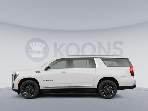 New 2026 GMC Yukon Elevation AWD/4WD image 2