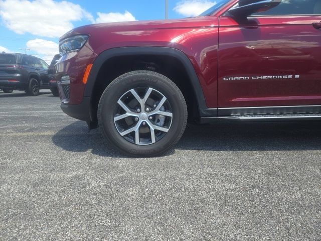 Used 2024 Jeep Grand Cherokee Limited w/ Luxury Tech Group II AWD/4WD image 5