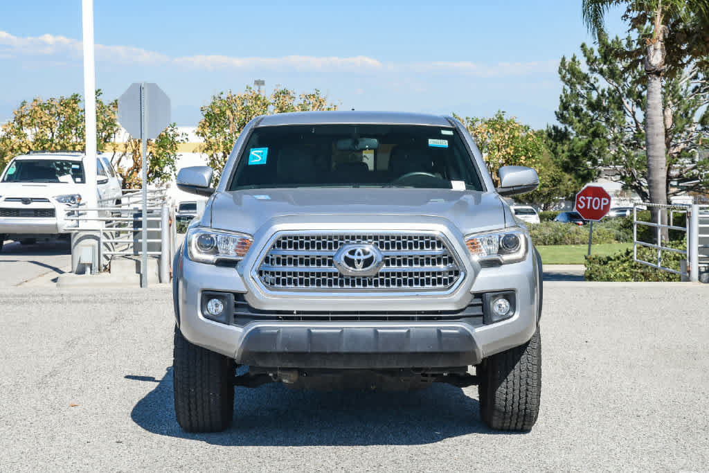 Used 2017 Toyota Tacoma TRD Off-Road w/ Tow Package (A/T) AWD/4WD image 2