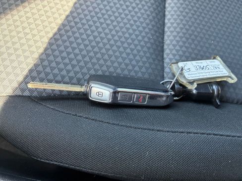 Used 2025 Kia Soul LX w/ LX Technology Package image 20