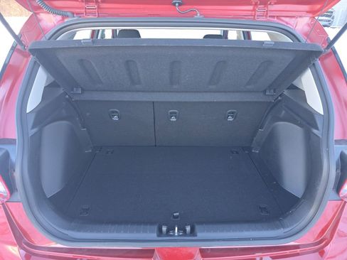 Used 2024 Hyundai Venue SE image 14