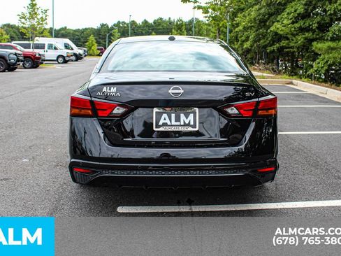 Used 2024 Nissan Altima 2.5 SV FWD image 10