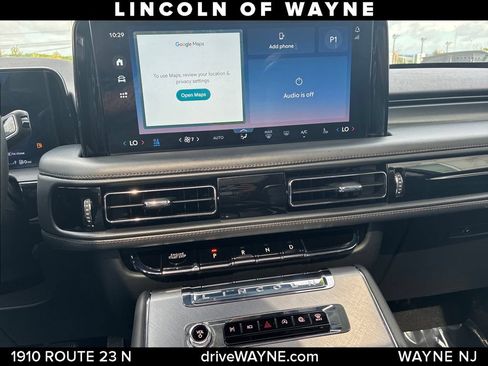 Certified 2025 Lincoln Aviator AWD image 19