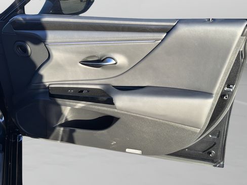 Used 2024 Lexus ES 350 w/ Premium Package FWD image 30