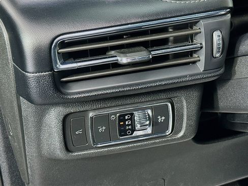 Used 2020 Lincoln Corsair AWD image 10