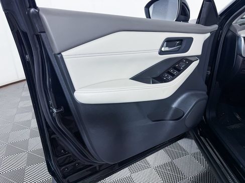 Certified 2024 Nissan Rogue SL FWD image 41