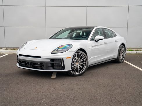 New 2026 Porsche Panamera 4 image 1