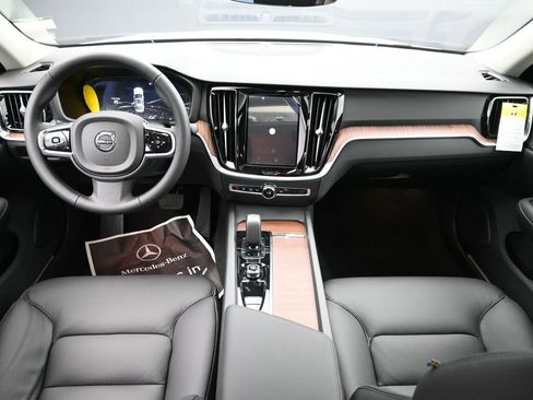 New 2025 Volvo S60 B5 Plus w/ Climate Package image 20