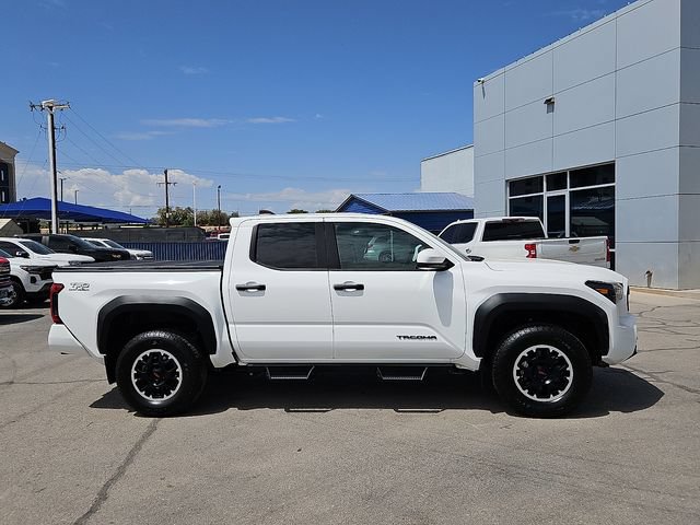 Used 2024 Toyota Tacoma TRD Off-Road AWD/4WD image 5