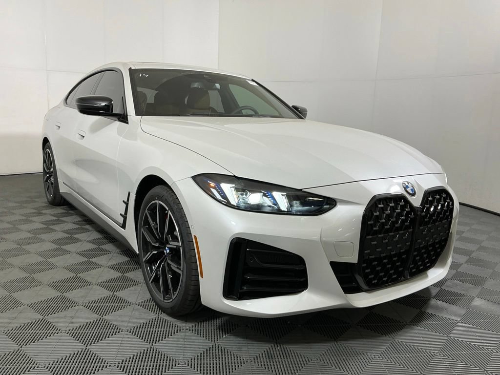 New 2026 BMW 430i xDrive w/ M Sport Package AWD/4WD image 4