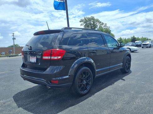 Used 2019 Dodge Journey SE w/ Connectivity Group FWD image 5