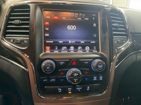 Used 2016 Jeep Grand Cherokee Overland w/ Advanced Technology Group AWD/4WD image 27