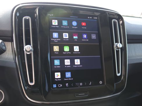 Used 2023 Volvo XC40 B5 Ultimate w/ Protection Package Premier image 45