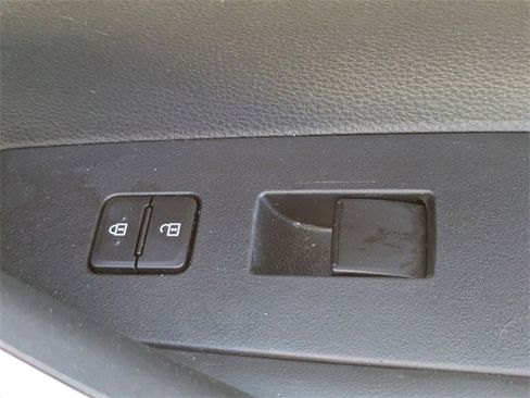 Used 2023 Toyota Corolla SE image 37