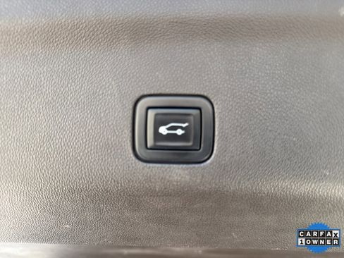 Used 2021 GMC Yukon XL Denali w/ Denali Premium Package image 39