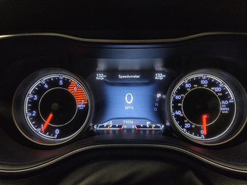 Used 2019 Jeep Cherokee Trailhawk w/ Comfort/Convenience Group AWD/4WD image 23