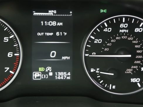 Used 2025 Subaru Crosstrek 2.5i Premium AWD/4WD image 31