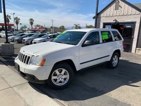 Used 2008 Jeep Grand Cherokee Laredo image 2