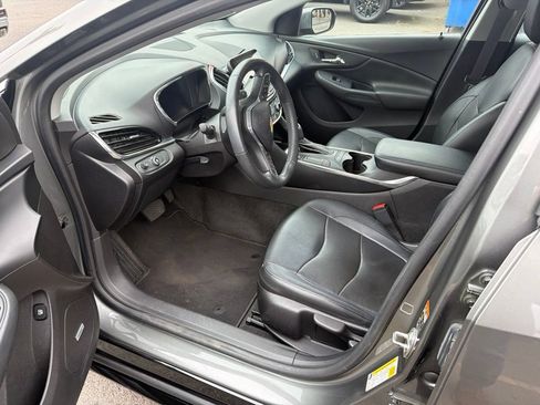Used 2016 Chevrolet Volt Premier w/ Driver Confidence Package FWD image 6