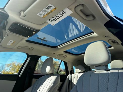 Used 2025 Mercedes-Benz E 450 4MATIC All-Terrain Wagon image 41