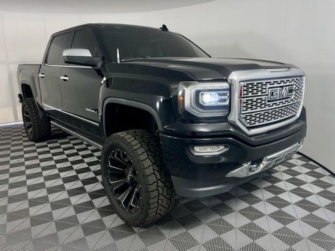 Used 2018 GMC Sierra 1500 Denali w/ Denali Ultimate Package AWD/4WD image 7