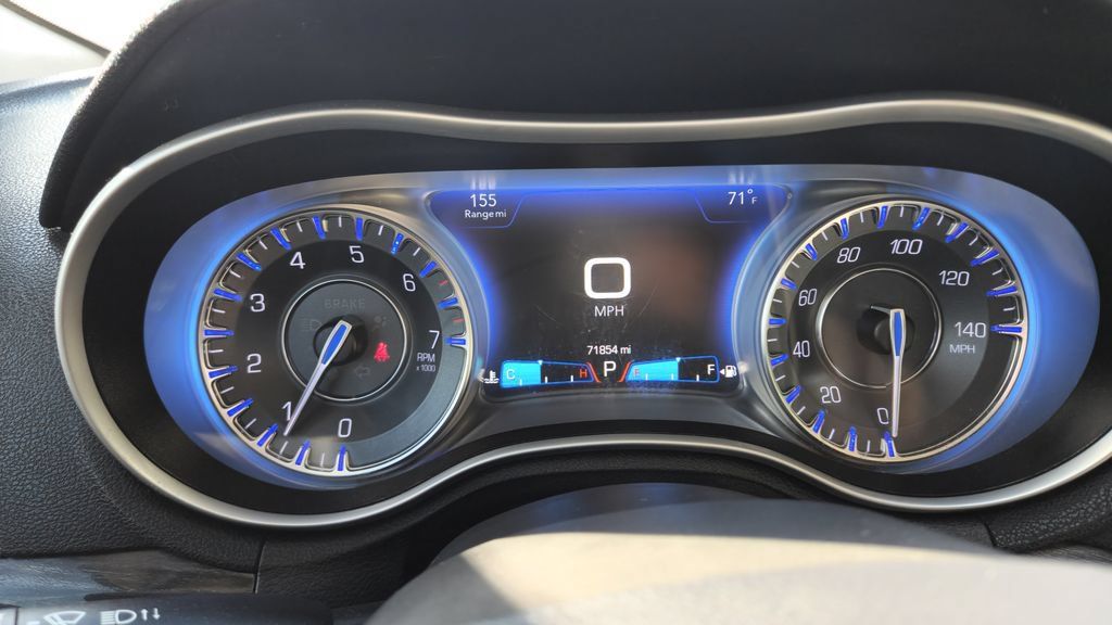 Used 2018 Chrysler 300 Touring RWD image 19