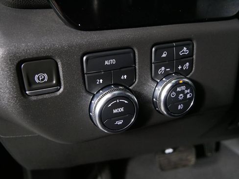 Used 2023 GMC Sierra 1500 SLT AWD/4WD image 17