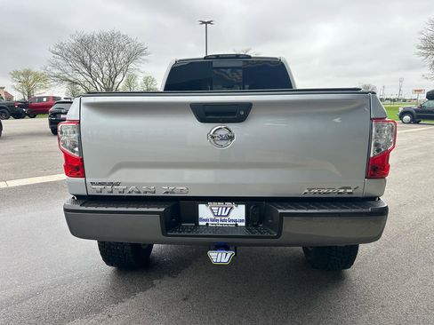 Used 2017 Nissan Titan PRO-4X image 6
