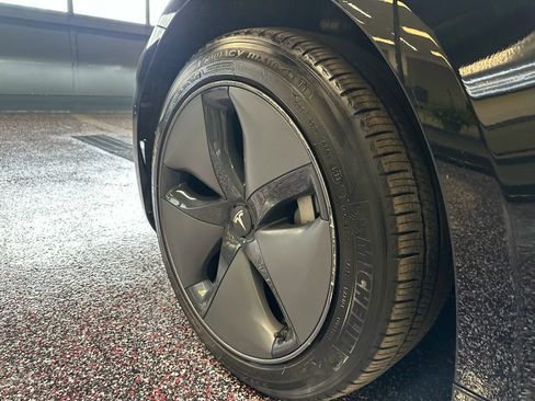 Used 2018 Tesla Model 3 Long Range image 28