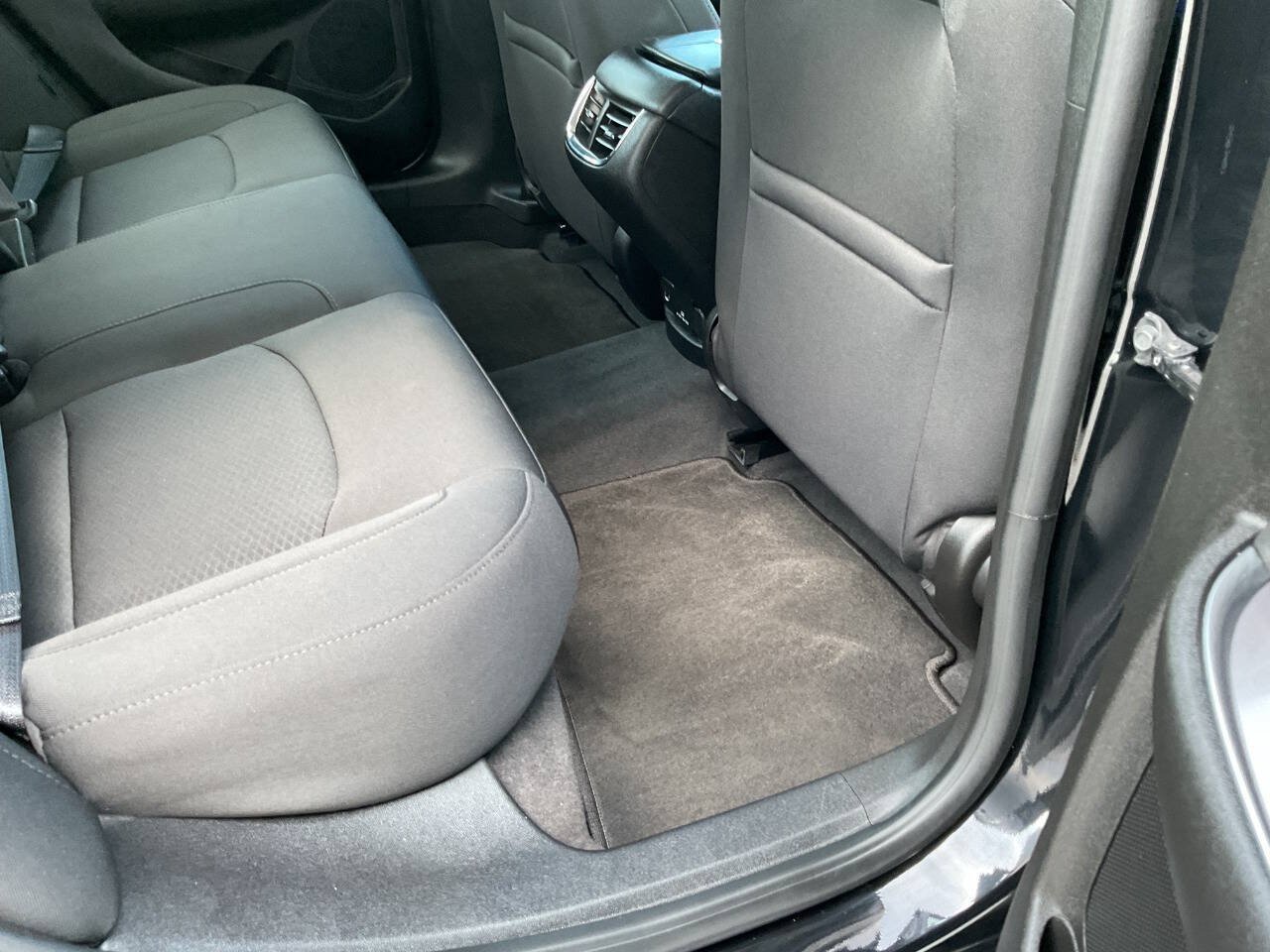 Used 2018 Chevrolet Malibu LT FWD image 35