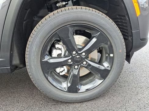 New 2025 Jeep Grand Cherokee L Limited w/ Black Appearance Package image 12