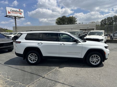 Used 2025 Jeep Grand Cherokee L Laredo image 12