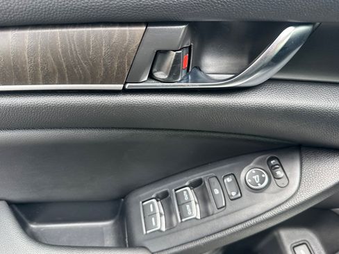 Used 2020 Honda Accord EX image 8