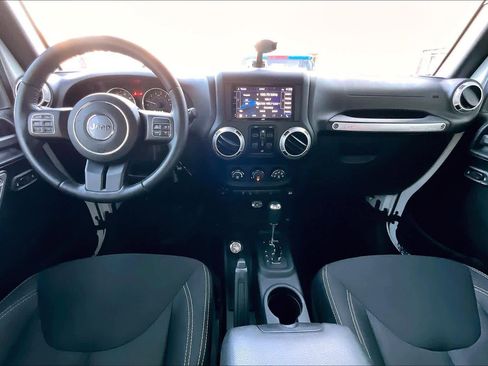 Used 2016 Jeep Wrangler Unlimited Sahara w/ Max Tow Package image 15