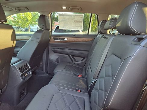 New 2026 Volkswagen Atlas SE FWD image 5